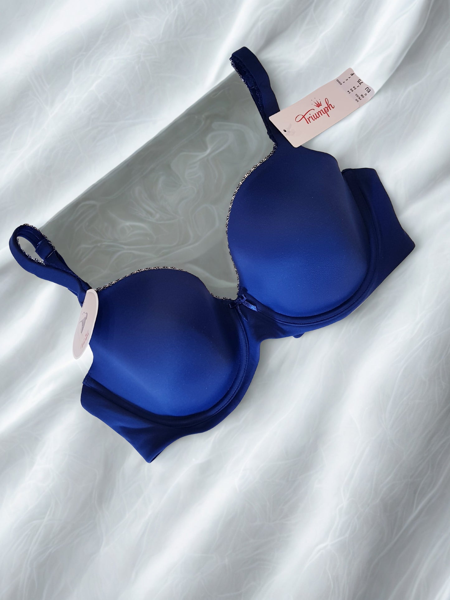 Triumph Perfectly Soft mėlyna liemenėlė su pakietinimais ir lankeliais
