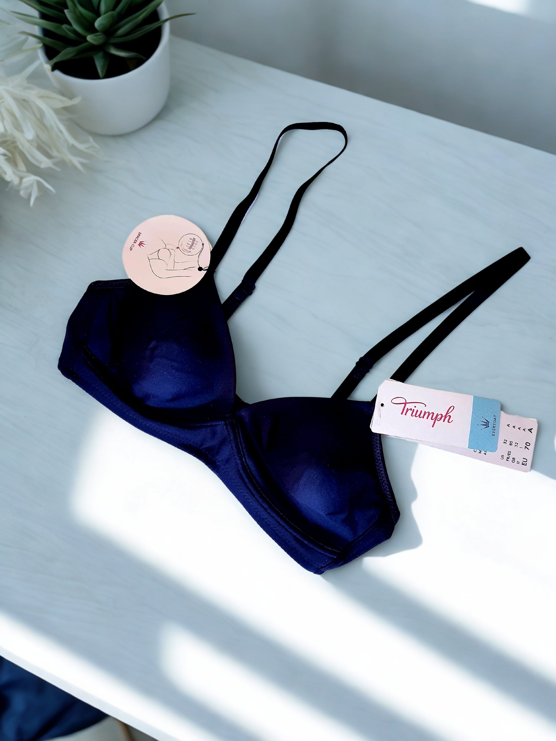 Triumph Soft Sensation juoda liemenėlė